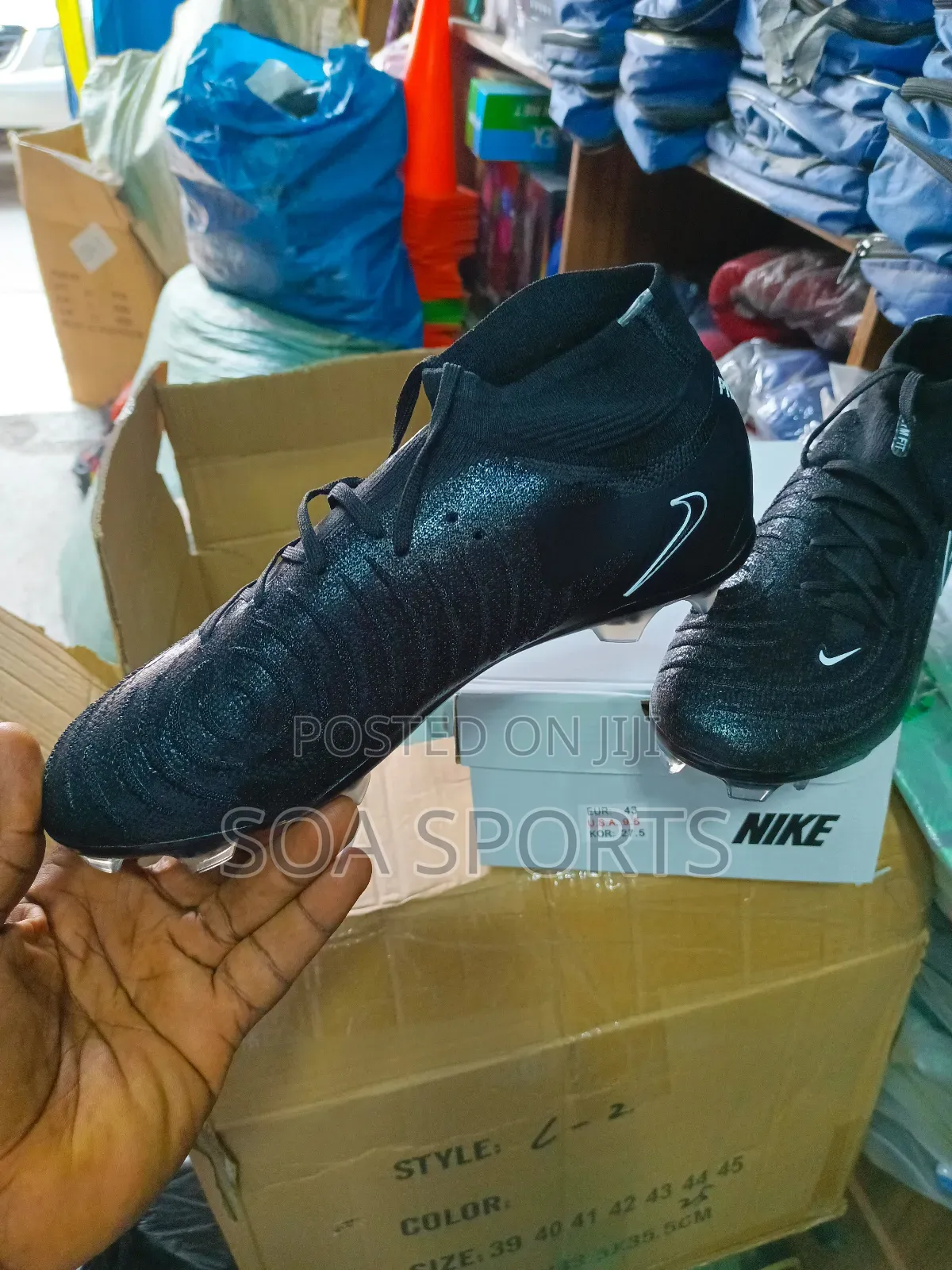 Nike Phantom Asym Fit Soccer Boot