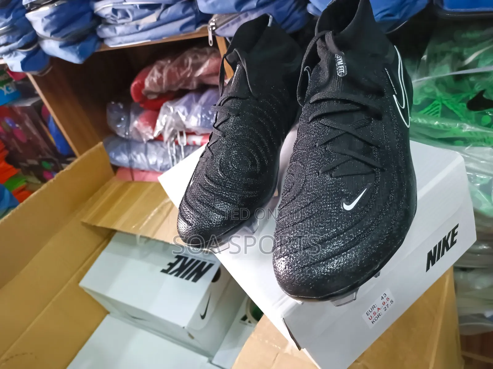 Nike Phantom Asym Fit Soccer Boot