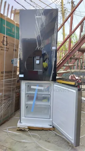 New Hisense Fridge 350_litre Double Door Glass  > Dispenser