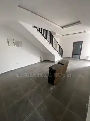 3bdrm House in Lekki Phase 2 for rent