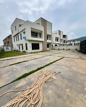 6bdrm Duplex in Katampe for sale