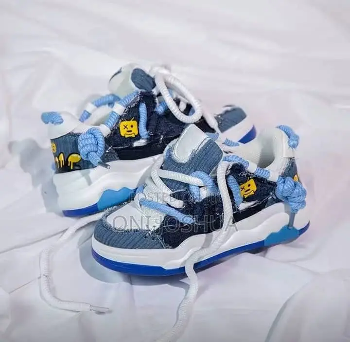 Stock Unisex Sneakers