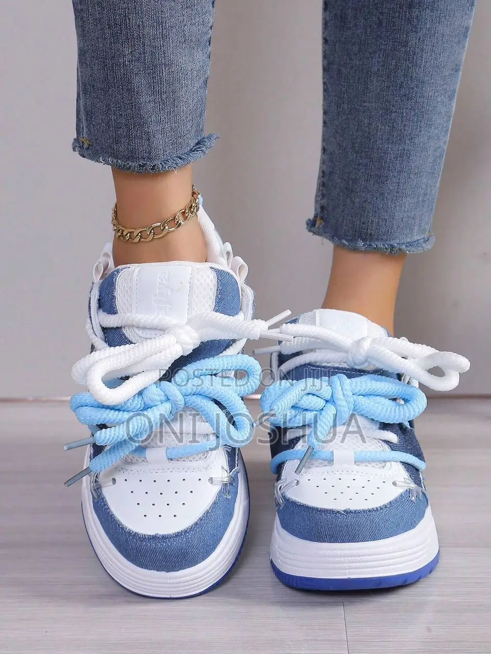 Stock Unisex Sneakers