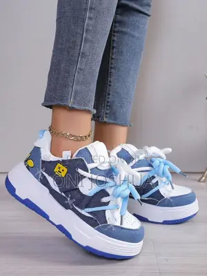 Stock Unisex Sneakers