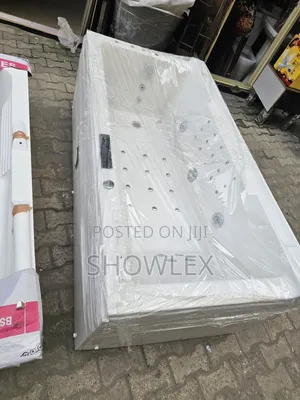 Jaccuzi Tub Single White