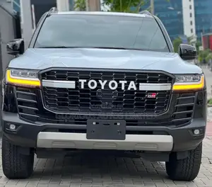 New Toyota Hilux 2023 Black