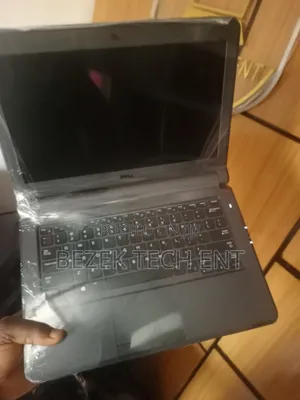 New Laptop Dell Latitude 13 3340 4GB Intel Core I3 HDD 320GB
