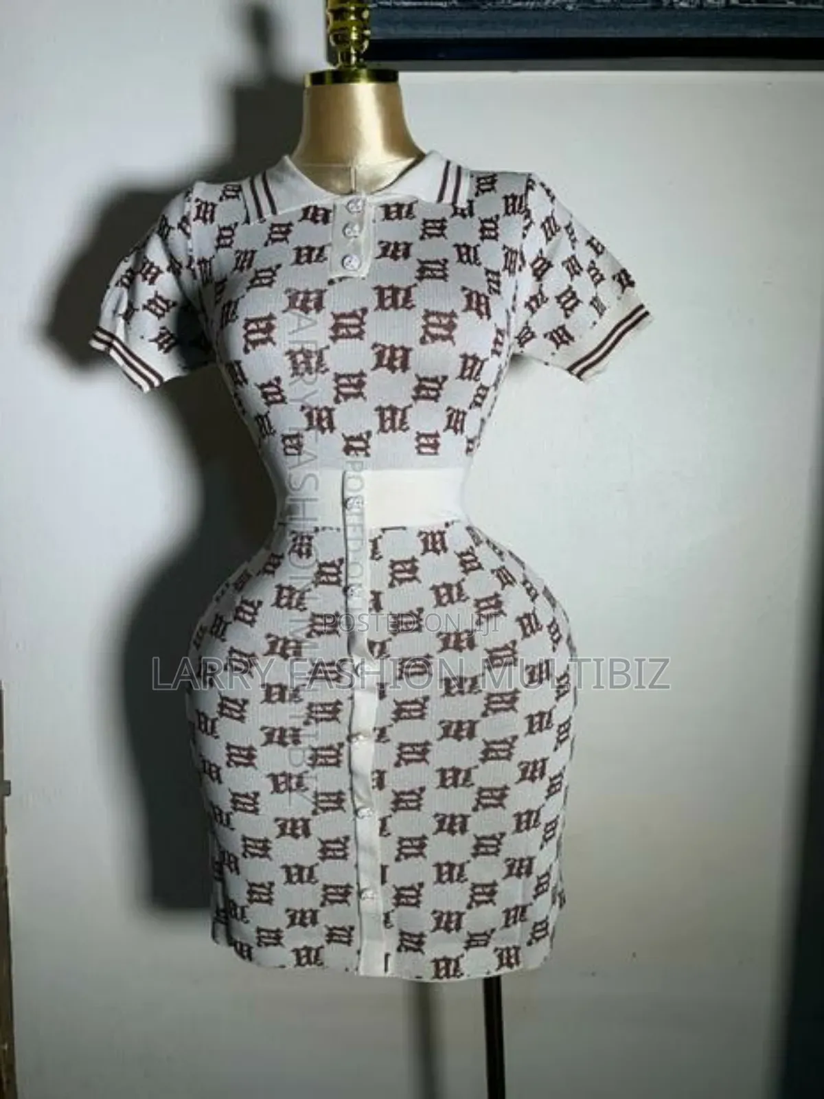 Short Collar Gown