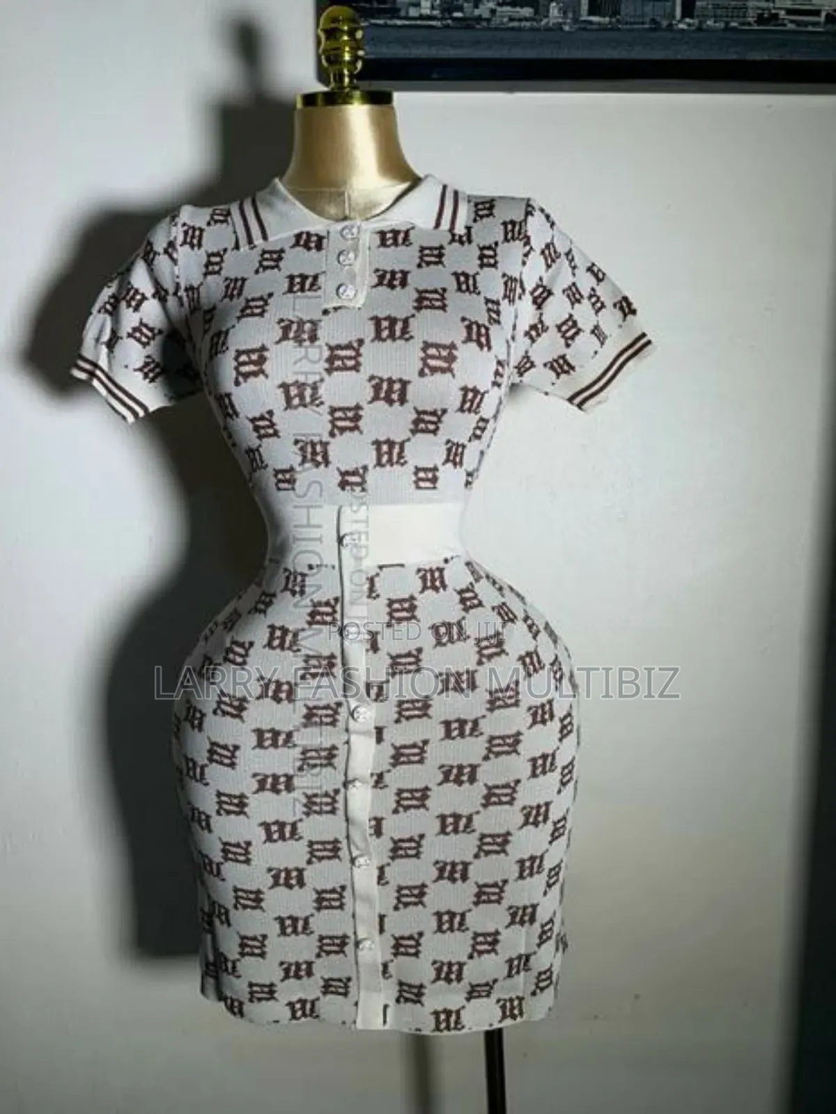 Short Collar Gown