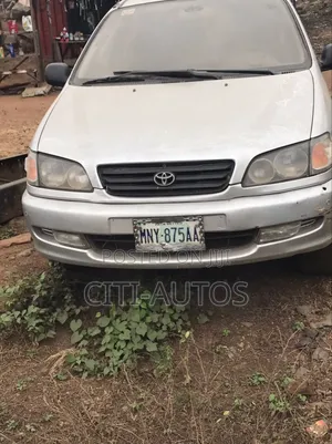 Photo - Toyota Picnic 2000 Silver
