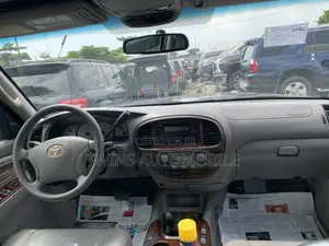 Toyota Sequoia 2004 Black