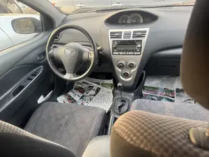 Toyota Yaris 1.3 VVT-i 2007 Gray