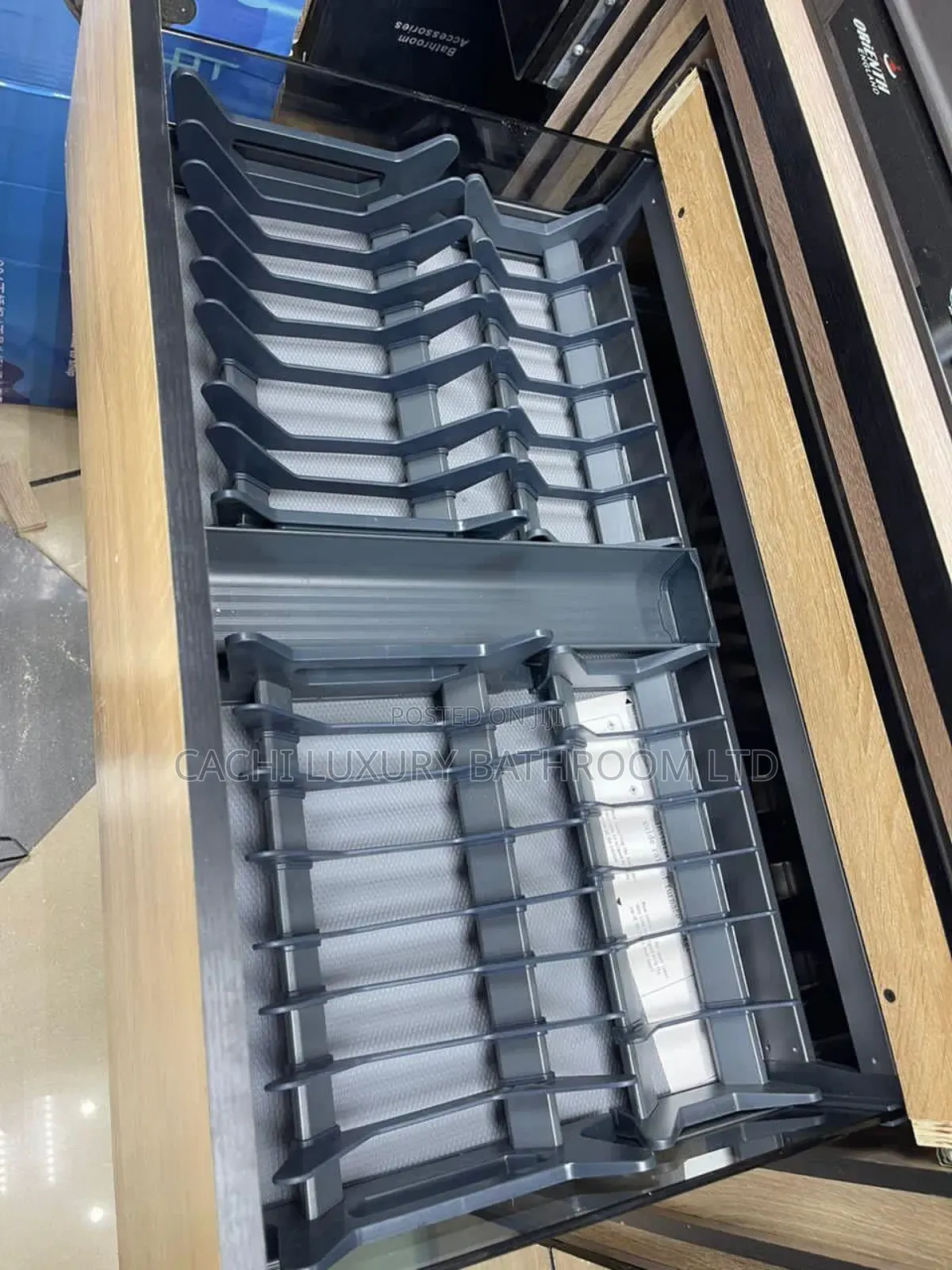 Glass Pull Out Palm Tray