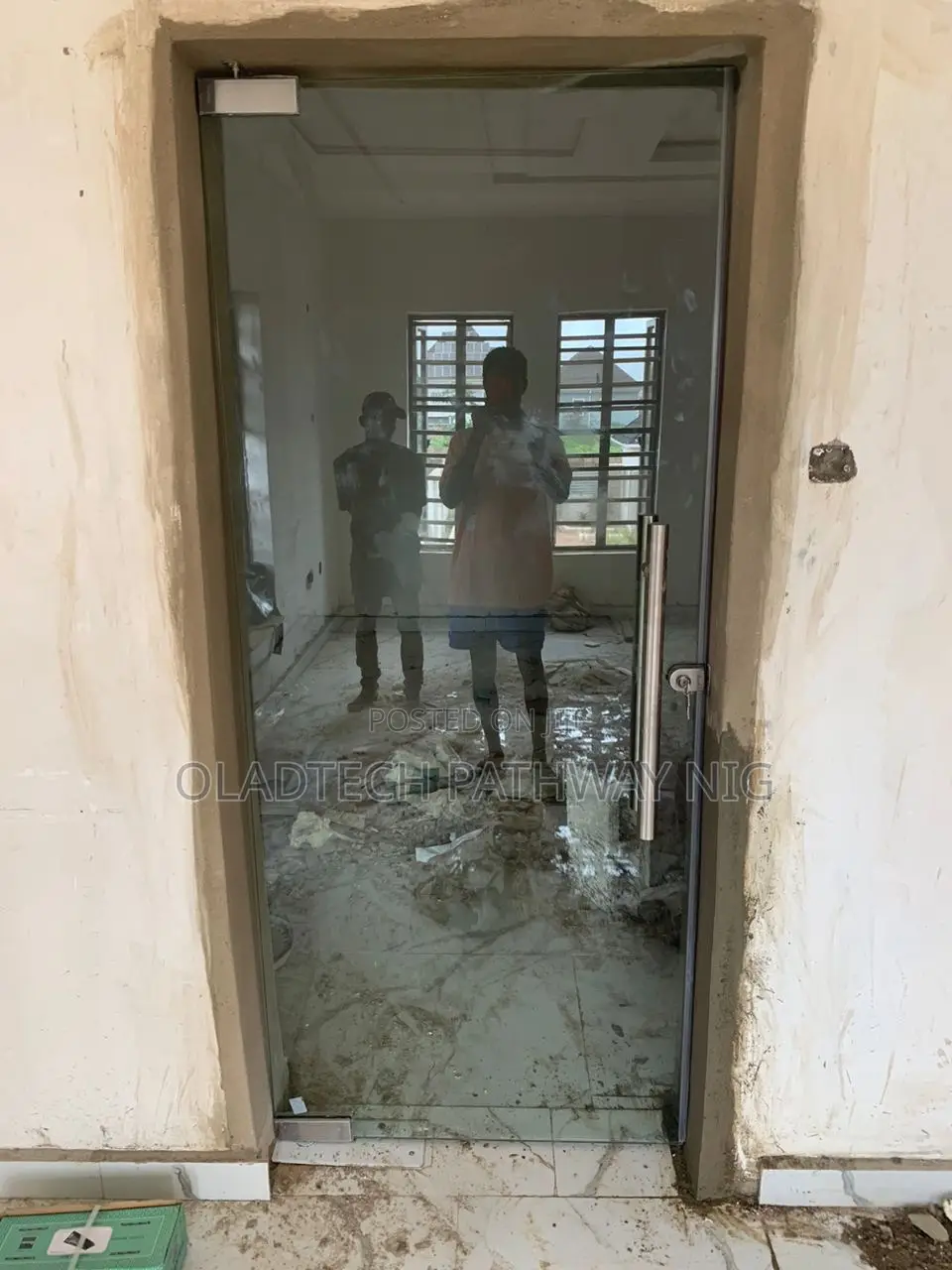 Frameless Glass Door