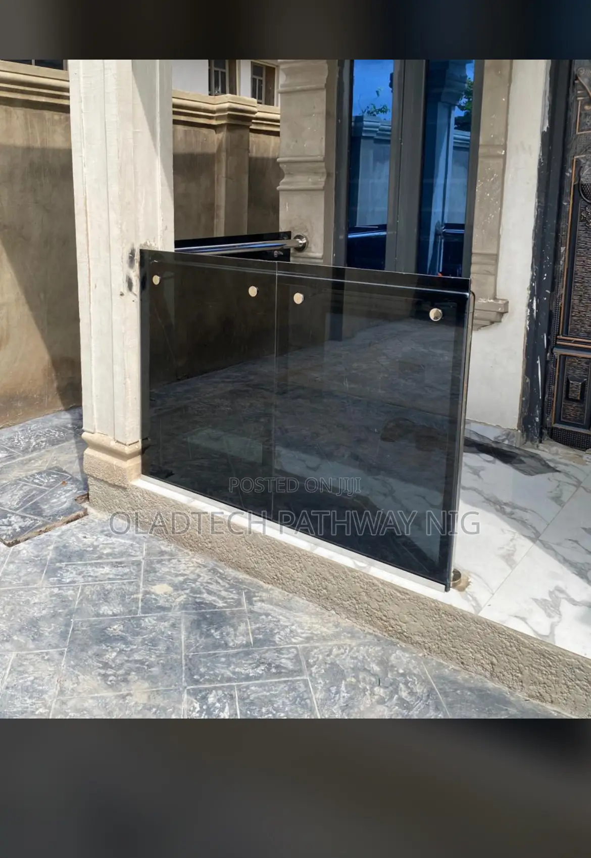 Frameless Rail Grey Glass