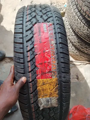 275/70/16 YOKOHAMA Tire Original
