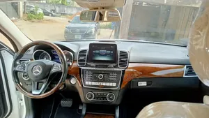Mercedes-Benz GLE-Class GLE 550 4MATIC 2016 White