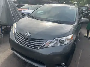 Toyota Sienna Limited AWD 7-Passenger 2013 Gray
