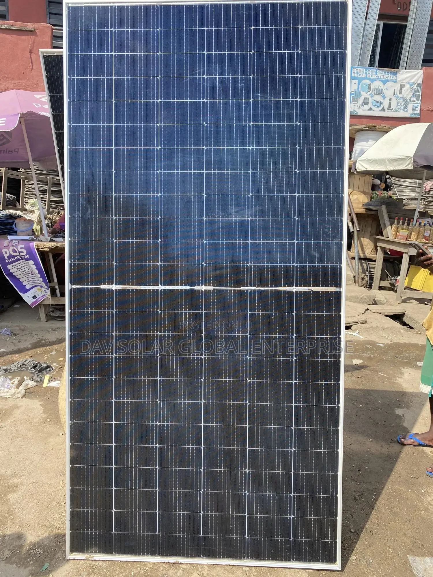 600W Jinko Solar Panel
