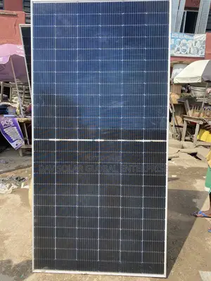 600W Jinko Solar Panel