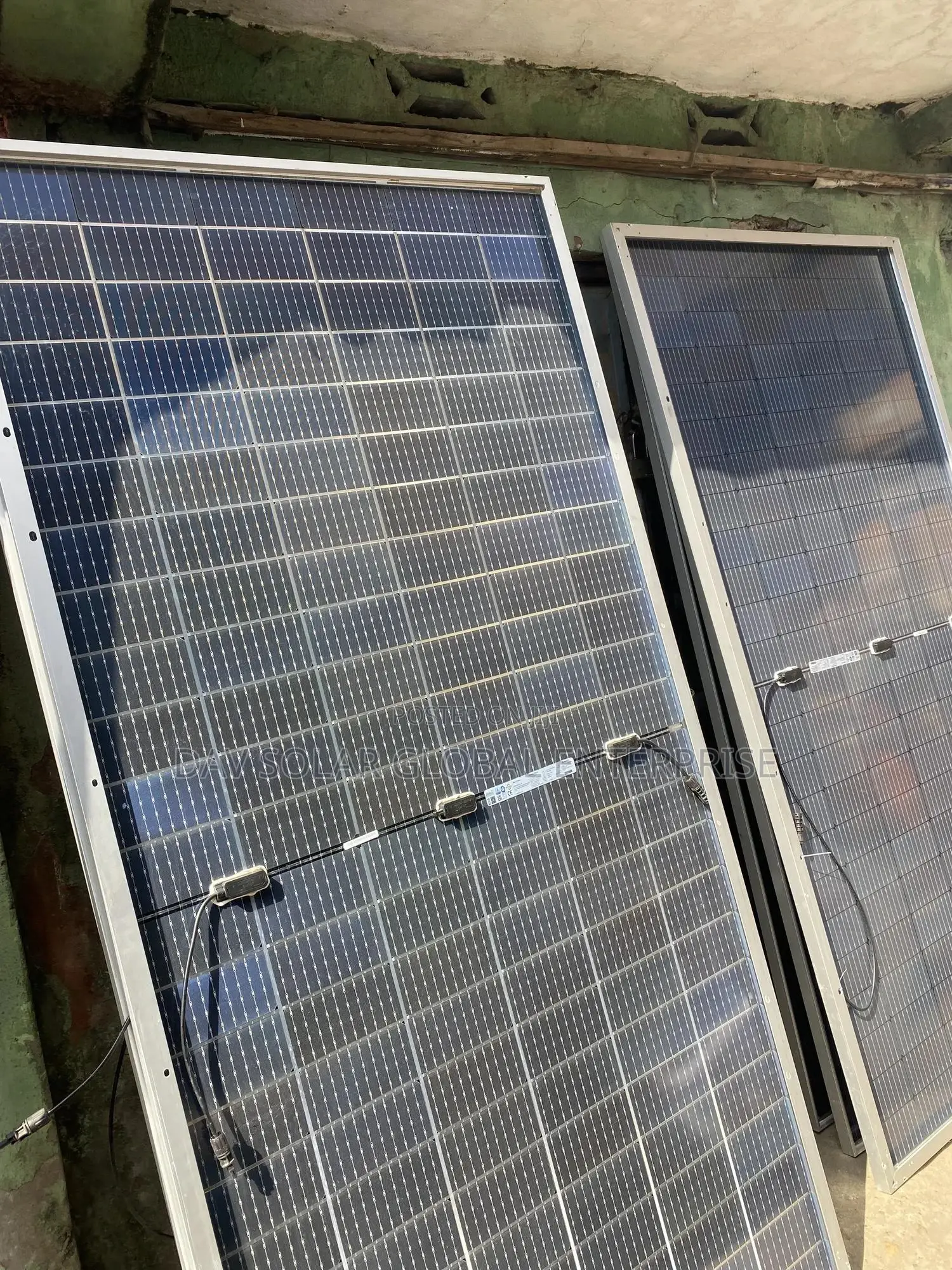 600W Jinko Solar Panel