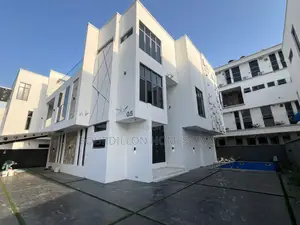 5bdrm Duplex in Jakande for sale