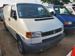 Photo - Volkswagen Transporter 2003 White