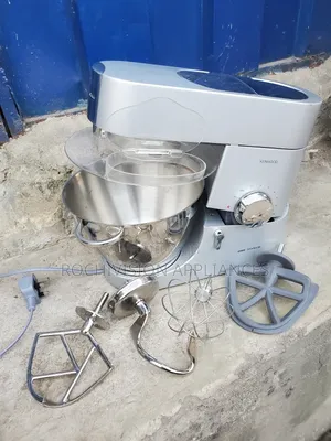 Kenwood Chef Titanium 1400watts Kenwood Dough Mixer