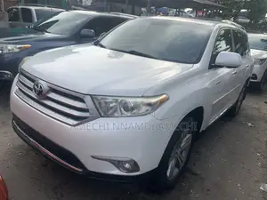 Toyota Highlander Limited 3.5l 4WD 2013 White