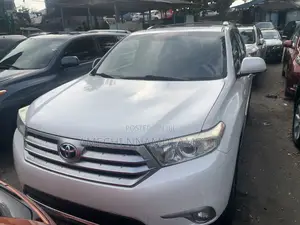 Toyota Highlander Limited 3.5l 4WD 2013 White