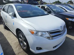 Photo - Toyota Venza 2014 White