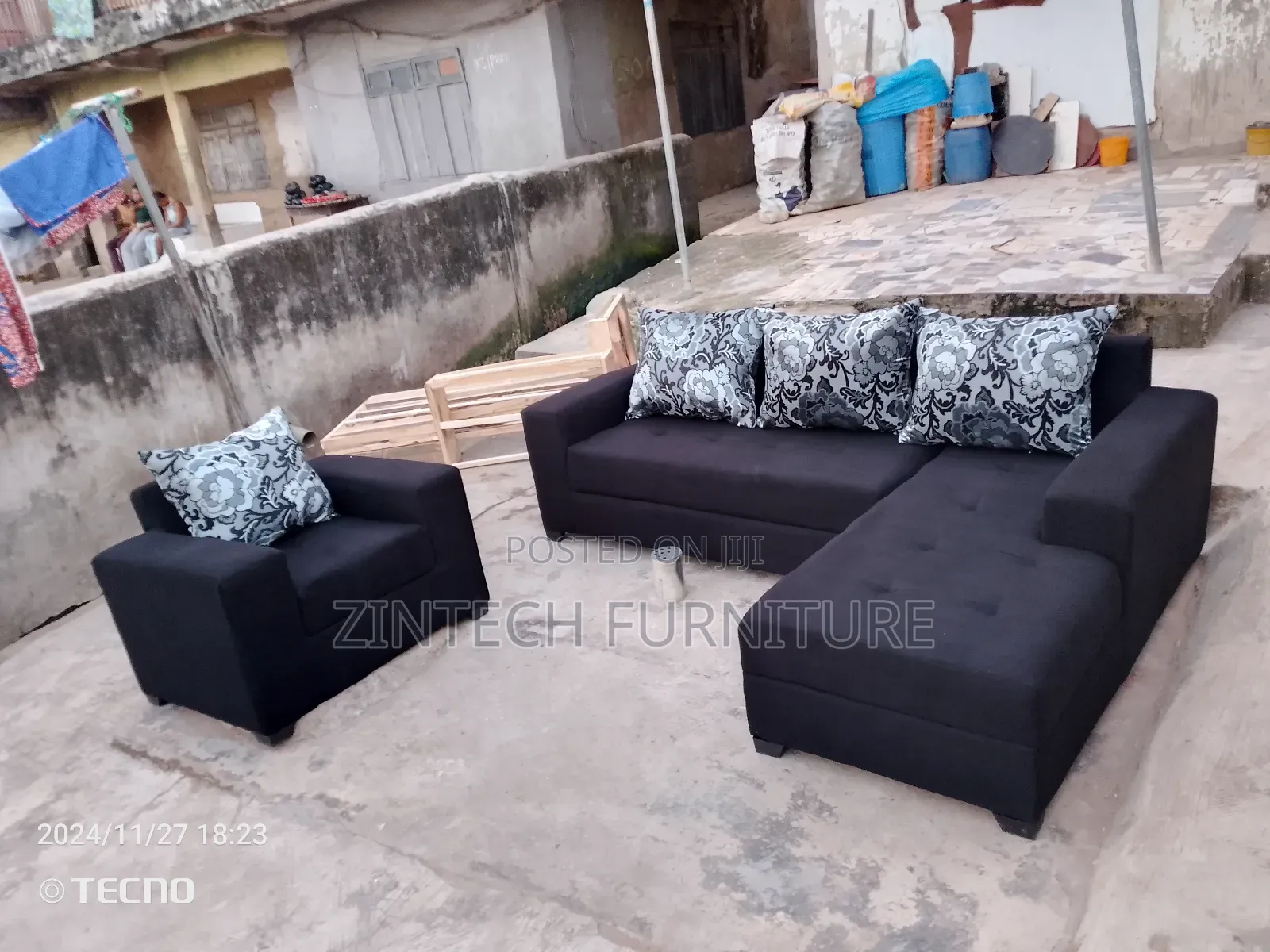 Quality Fabric L Shape Sofas and a Single Seater