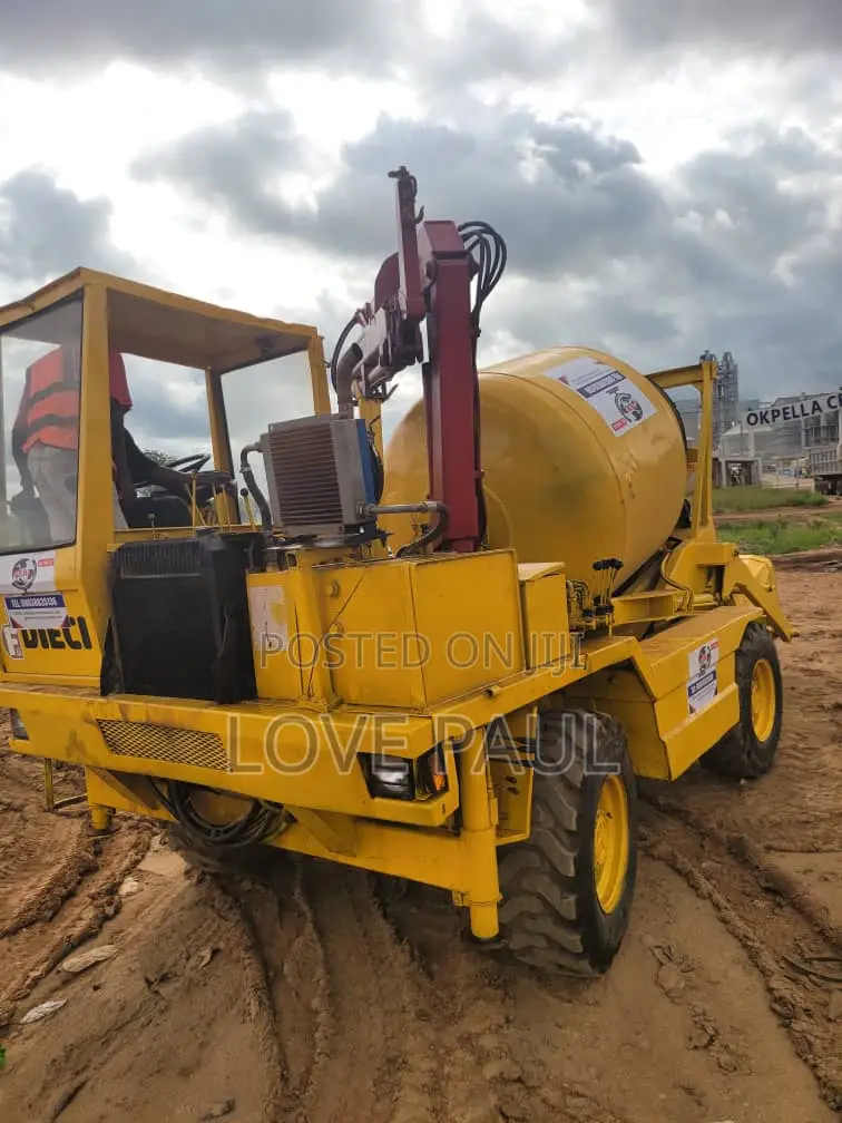 Slightly Used Mobile Self Loader Concrete Mixer