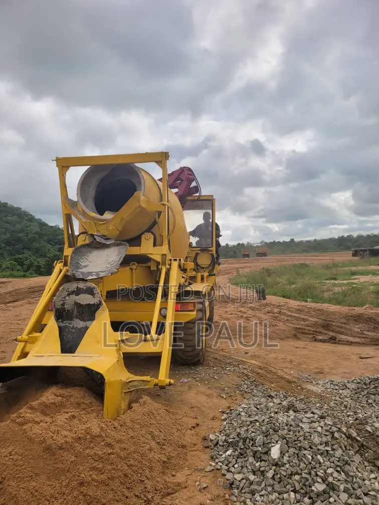 Slightly Used Mobile Self Loader Concrete Mixer