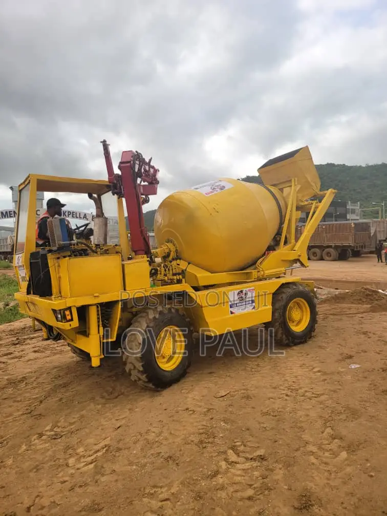 Slightly Used Mobile Self Loader Concrete Mixer