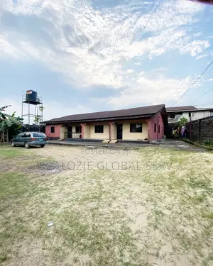 5bdrm Bungalow in Palm Avenue, Port-Harcourt for sale
