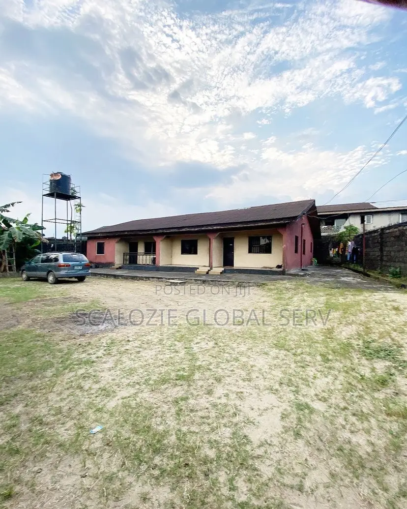 5bdrm Bungalow in Palm Avenue, Port-Harcourt for sale