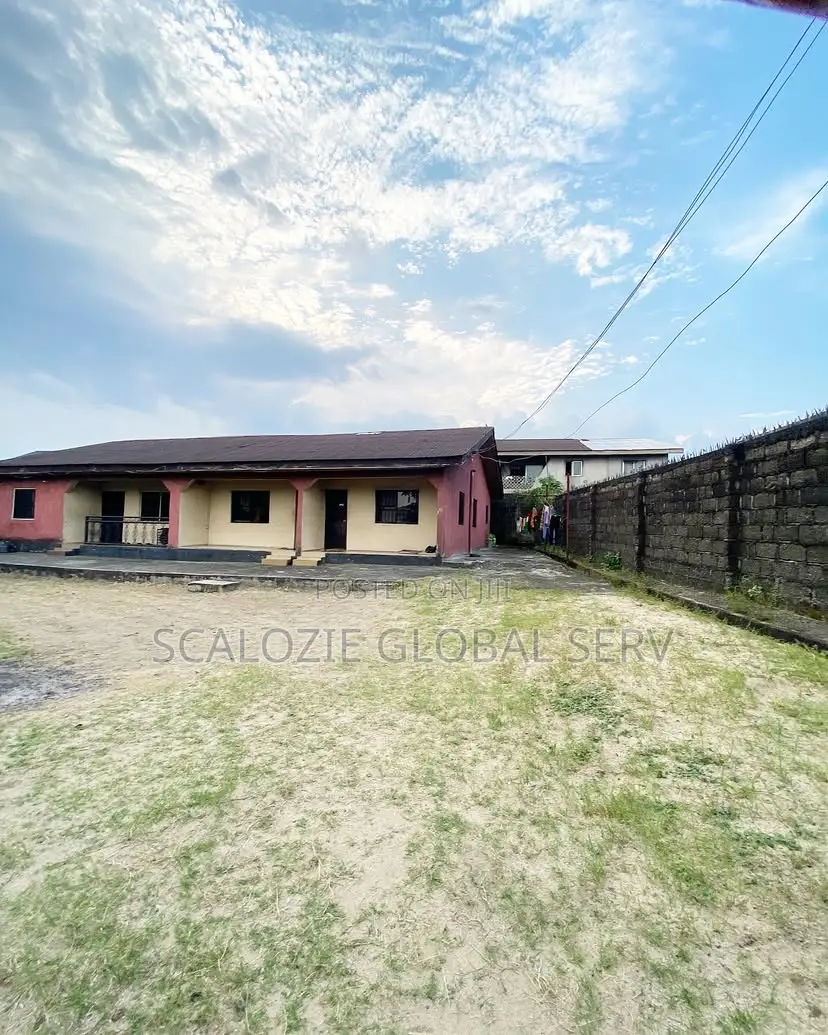 5bdrm Bungalow in Palm Avenue, Port-Harcourt for sale