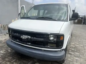 Photo - Chevrolet 3500 2003 White