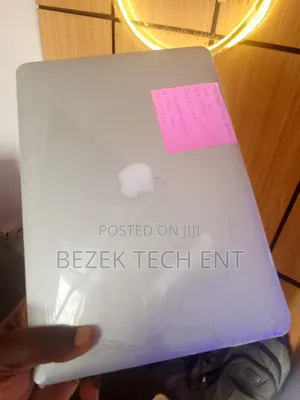 New Laptop Apple MacBook Pro 2015 8GB Intel Core I5 SSD 256GB