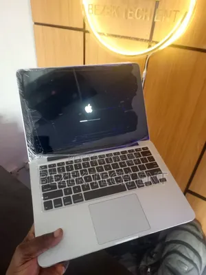 New Laptop Apple MacBook Pro 2015 8GB Intel Core I5 SSD 256GB