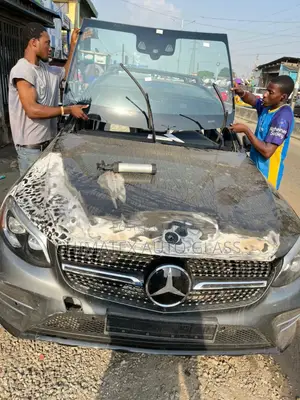Mercedes Glc300 2016 Windscreen Glass,We Deliver and Fix