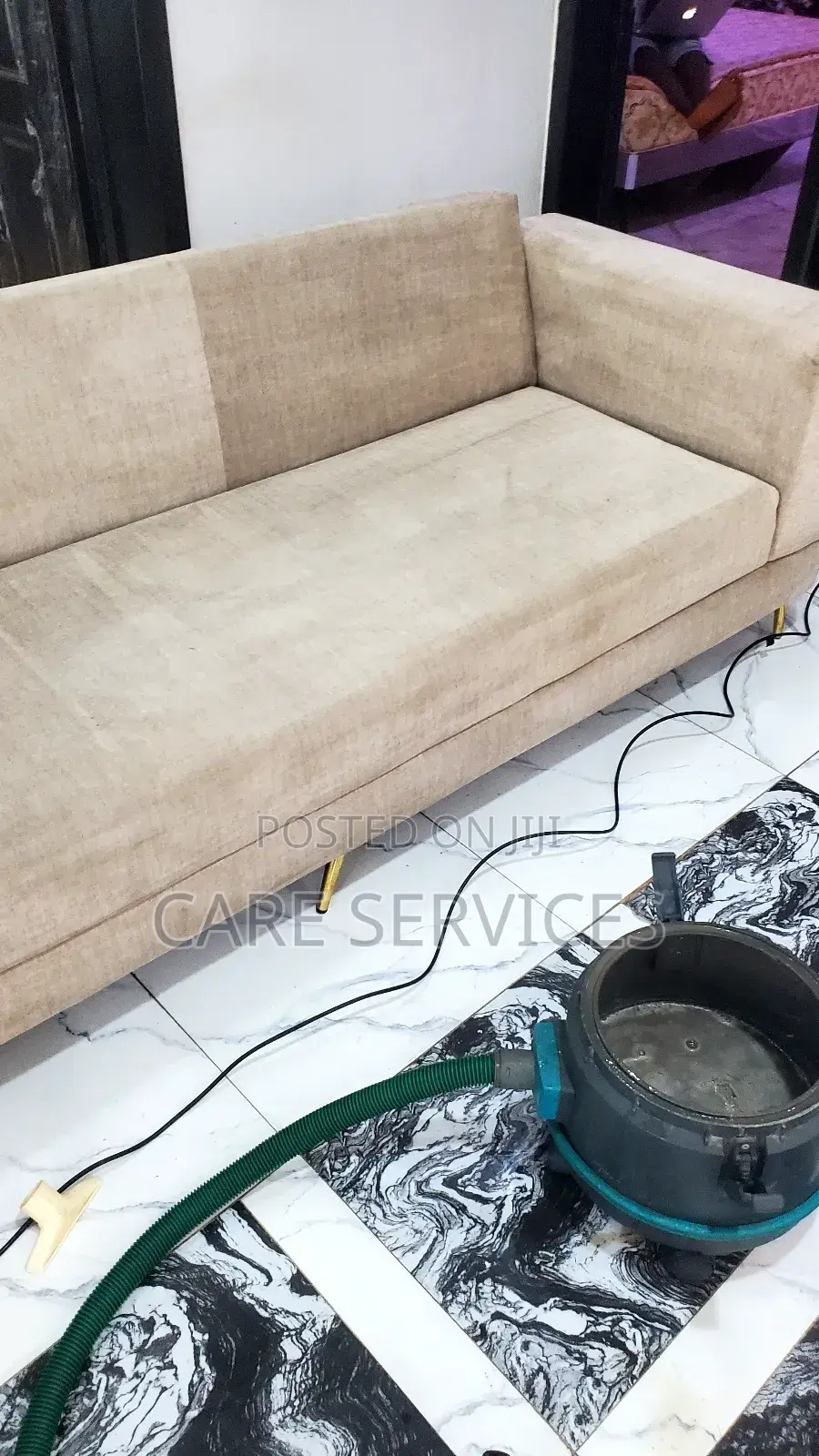 Upholstery Cleaning Expert