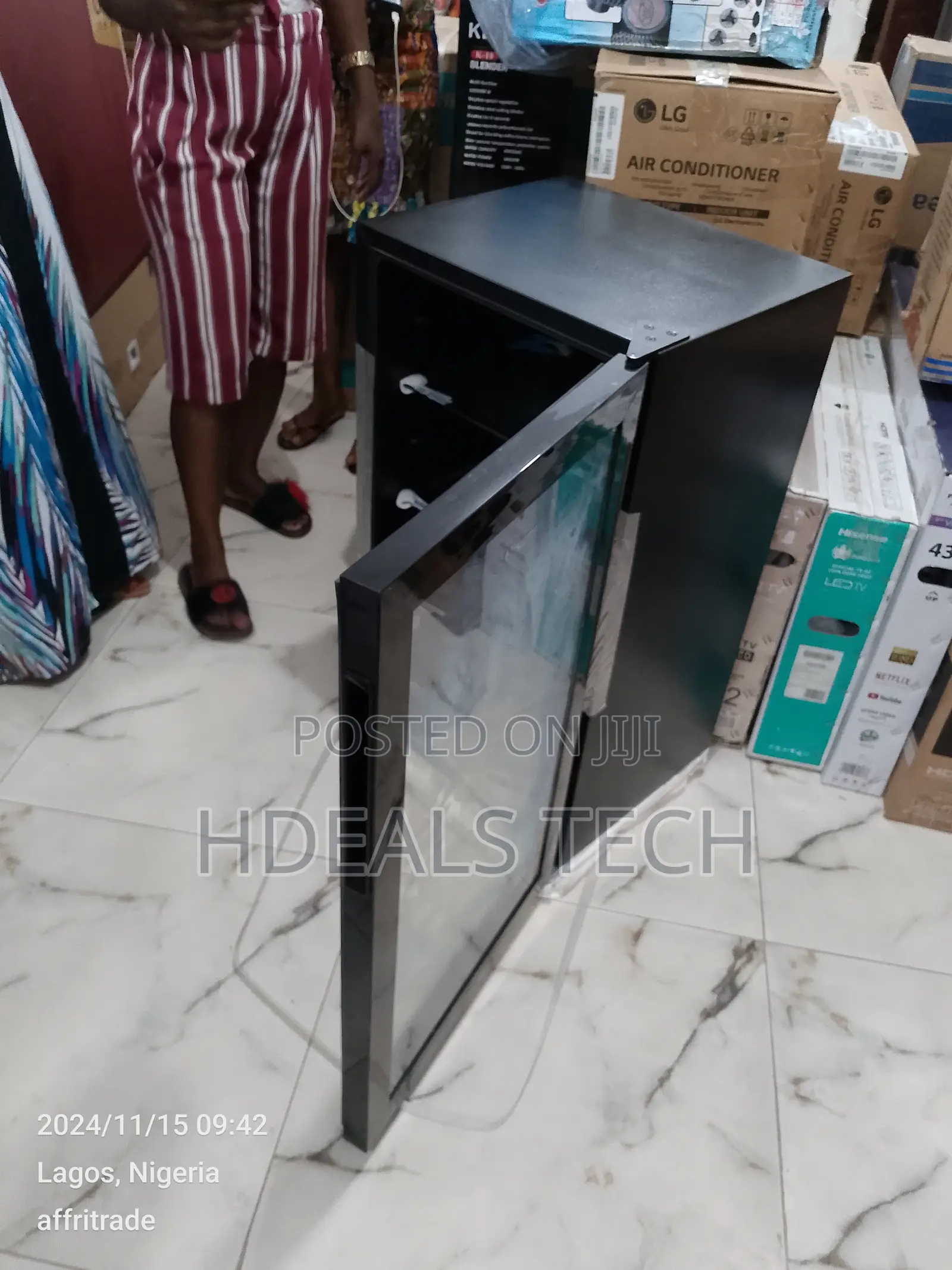 Quick-Cooling Beverages Refrigerator - Hisense
