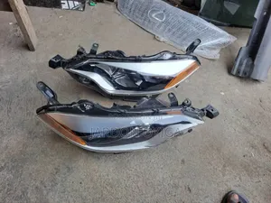 Head Light Toyota Corolla 2015