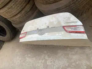 Boot Camry 2012