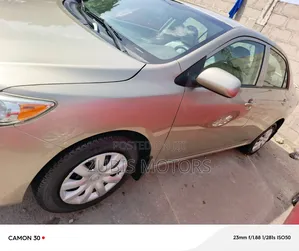 Toyota Corolla 2010 Gold