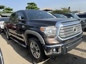 Toyota Tundra 2018 Brown