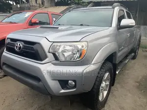 Toyota Tacoma 2015 Gray
