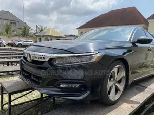 Honda Accord Touring 2.0T 2018 Black